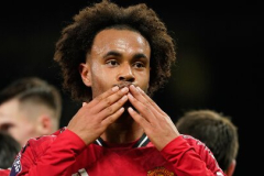 May mà Joshua Zirkzee chưa rời MU!